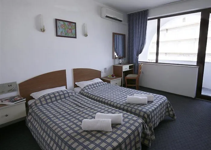 Szálloda Hotel Corona 3*