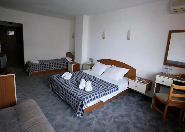 Szálloda Hotel Corona 3*