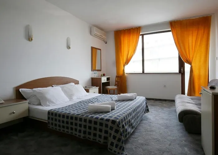 Готель Hotel Corona